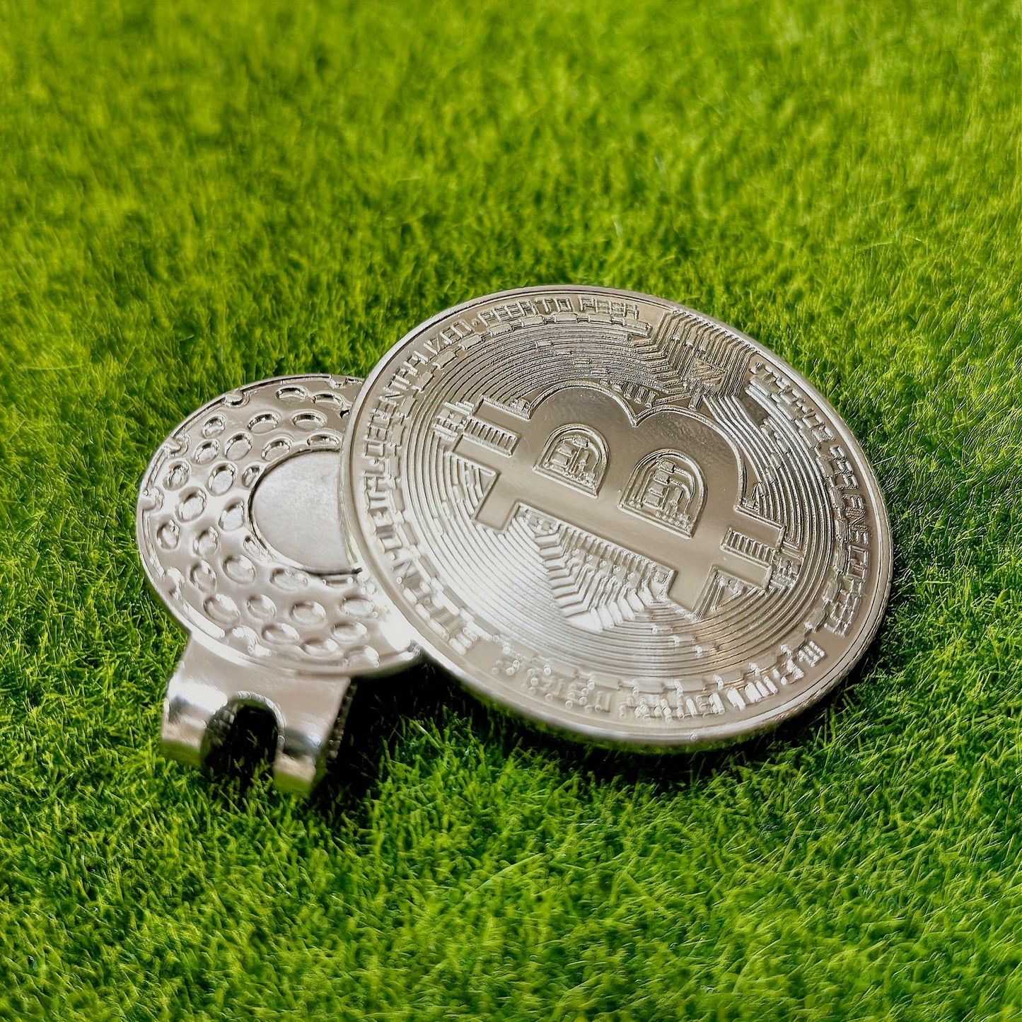 Two-Piece Golf Ball Marker - Magnetic Hat Clip - Golf Ball Marker - Easy-To-Use Golf Accessories for Locating Balls on The Green, Perfect Gift for Golf Lovers