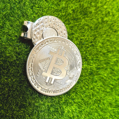 Two-Piece Golf Ball Marker - Magnetic Hat Clip - Golf Ball Marker - Easy-To-Use Golf Accessories for Locating Balls on The Green, Perfect Gift for Golf Lovers